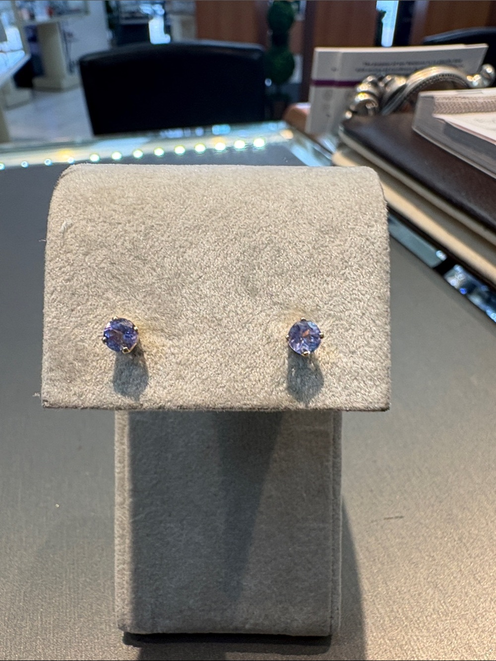 Classic Purple natural Tanzanite Gem Stud Earrings - Women Jewelry